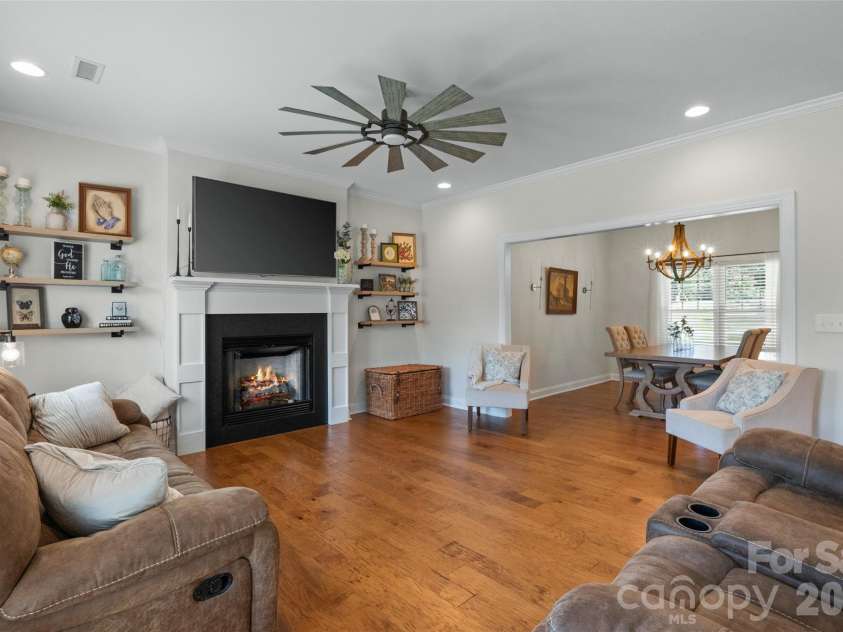 1215 Robinhood Lane, Kannapolis, NC 28081.  MLS# CAR4417167, YatesRealty ID 47385. 
