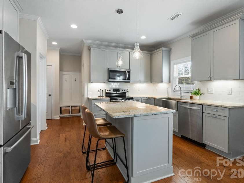 1215 Robinhood Lane, Kannapolis, NC 28081.  MLS# CAR4417167, YatesRealty ID 47385. 
