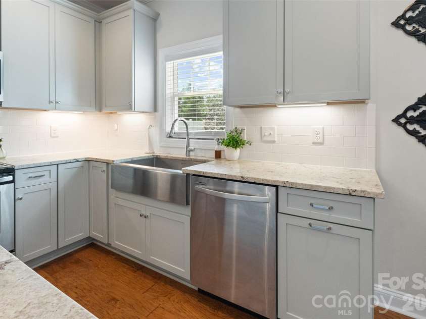 1215 Robinhood Lane, Kannapolis, NC 28081.  MLS# CAR4417167, YatesRealty ID 47385. 