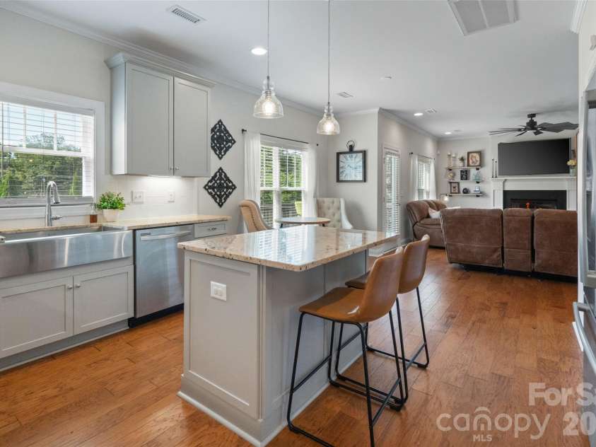 1215 Robinhood Lane, Kannapolis, NC 28081.  MLS# CAR4417167, YatesRealty ID 47385. 