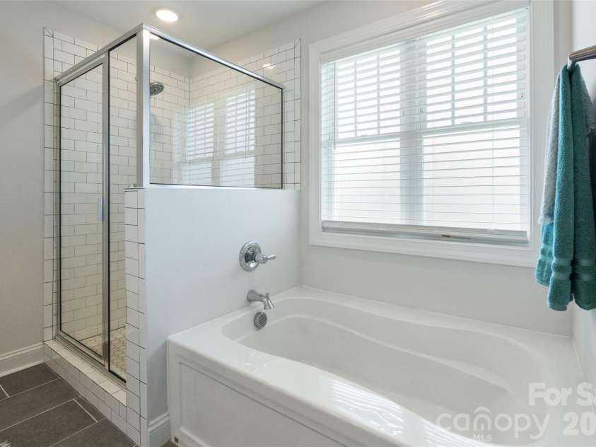 1215 Robinhood Lane, Kannapolis, NC 28081.  MLS# CAR4417167, YatesRealty ID 47385. 