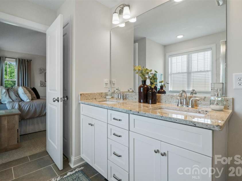 1215 Robinhood Lane, Kannapolis, NC 28081.  MLS# CAR4417167, YatesRealty ID 47385. 