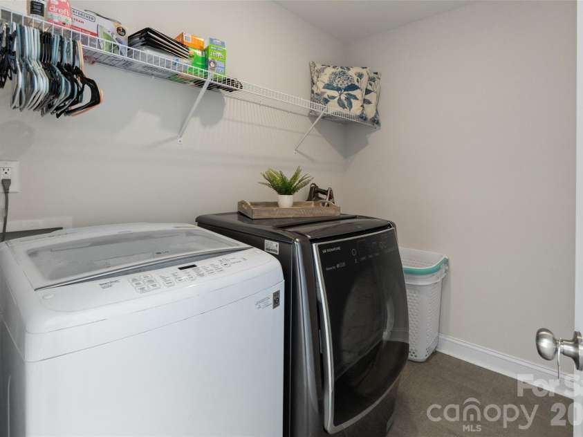 1215 Robinhood Lane, Kannapolis, NC 28081.  MLS# CAR4417167, YatesRealty ID 47385. 