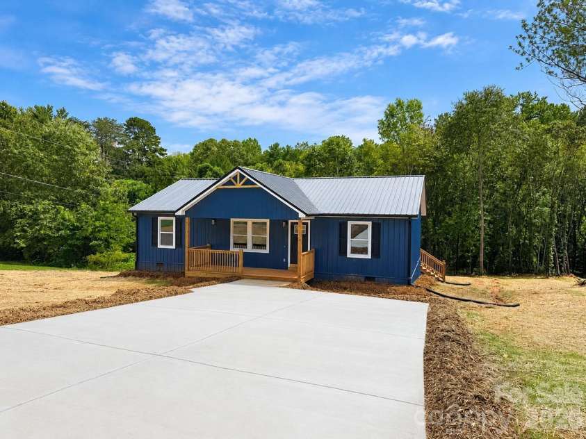 2953 Link Drive, Granite Falls, NC 29630.  MLS# CAR4417266, YatesRealty ID 47388. 