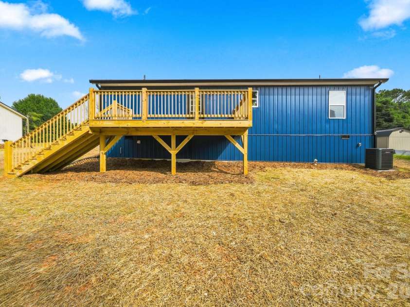 2953 Link Drive, Granite Falls, NC 29630.  MLS# CAR4417266, YatesRealty ID 47388. 