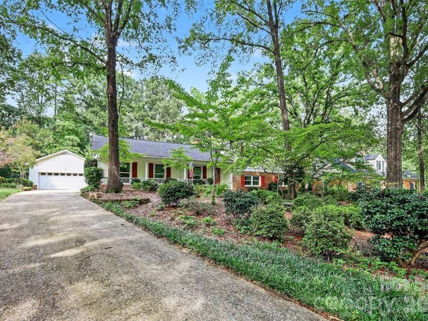 6122 Yellowood Road, Charlotte, NC 28210.  MLS# CAR4417487, YatesRealty ID 47389. 
