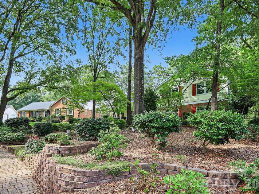 6122 Yellowood Road, Charlotte, NC 28210.  MLS# CAR4417487, YatesRealty ID 47389. 