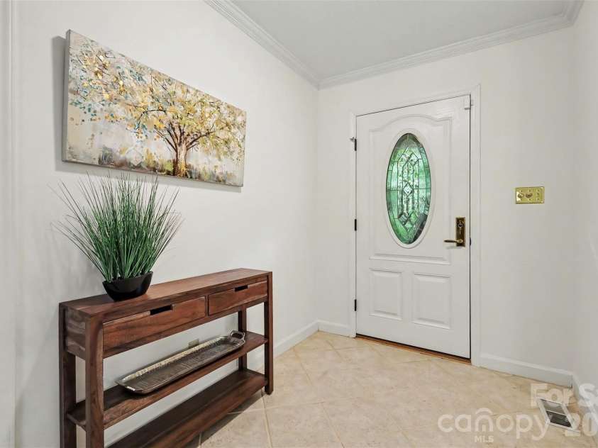 6122 Yellowood Road, Charlotte, NC 28210.  MLS# CAR4417487, YatesRealty ID 47389. 