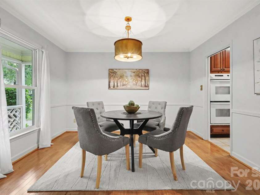 6122 Yellowood Road, Charlotte, NC 28210.  MLS# CAR4417487, YatesRealty ID 47389. 