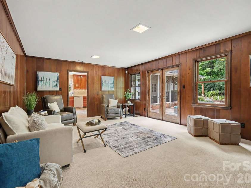6122 Yellowood Road, Charlotte, NC 28210.  MLS# CAR4417487, YatesRealty ID 47389. 