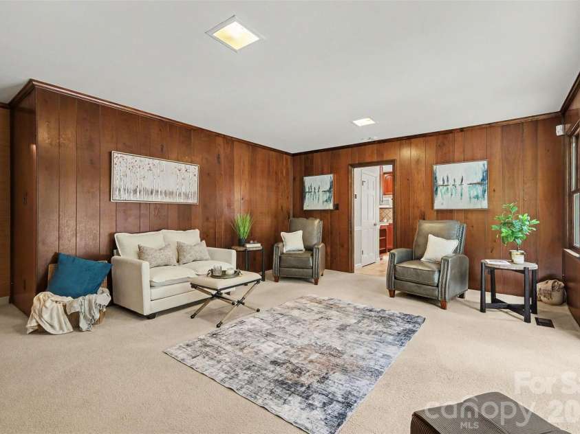 6122 Yellowood Road, Charlotte, NC 28210.  MLS# CAR4417487, YatesRealty ID 47389. 