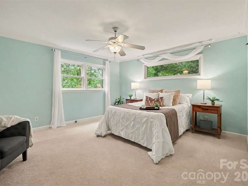 6122 Yellowood Road, Charlotte, NC 28210.  MLS# CAR4417487, YatesRealty ID 47389. 