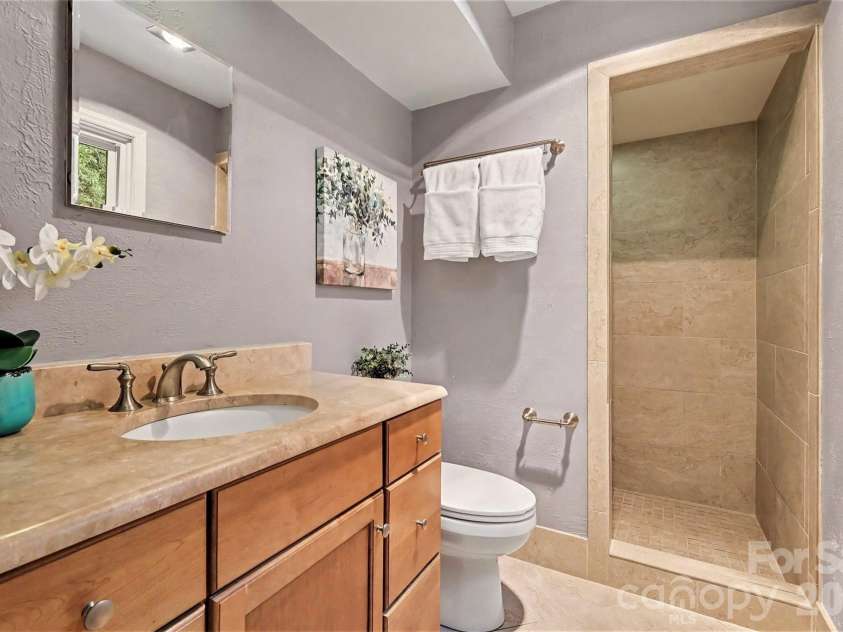 6122 Yellowood Road, Charlotte, NC 28210.  MLS# CAR4417487, YatesRealty ID 47389. 
