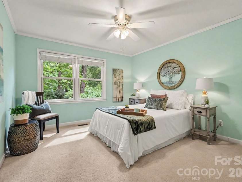 6122 Yellowood Road, Charlotte, NC 28210.  MLS# CAR4417487, YatesRealty ID 47389. 