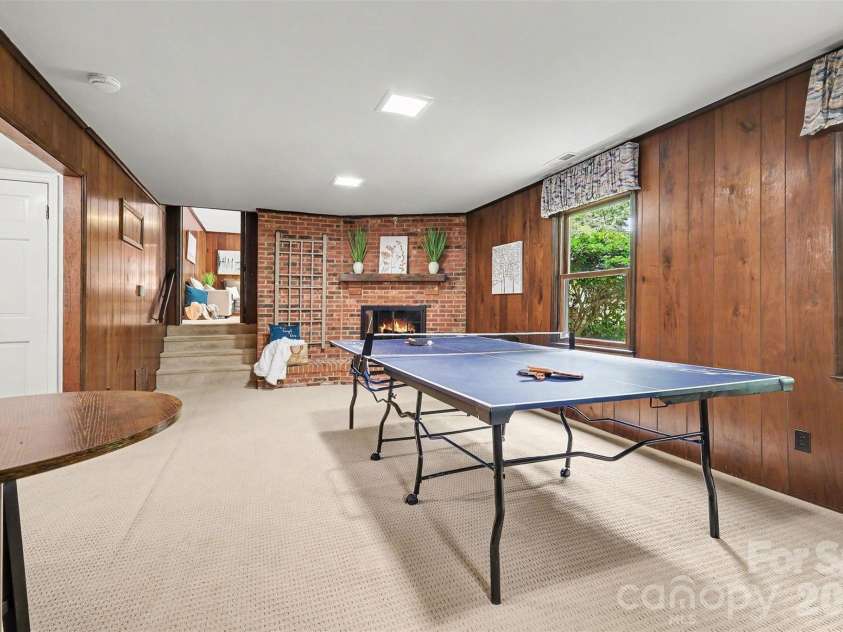 6122 Yellowood Road, Charlotte, NC 28210.  MLS# CAR4417487, YatesRealty ID 47389. 