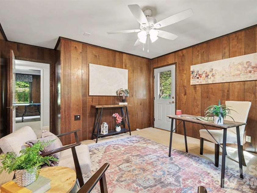 6122 Yellowood Road, Charlotte, NC 28210.  MLS# CAR4417487, YatesRealty ID 47389. 