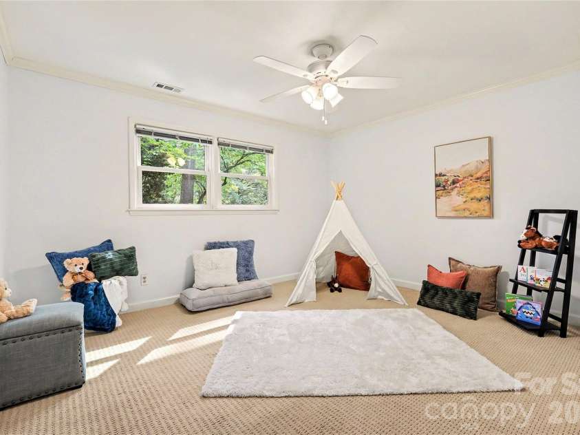 6122 Yellowood Road, Charlotte, NC 28210.  MLS# CAR4417487, YatesRealty ID 47389. 