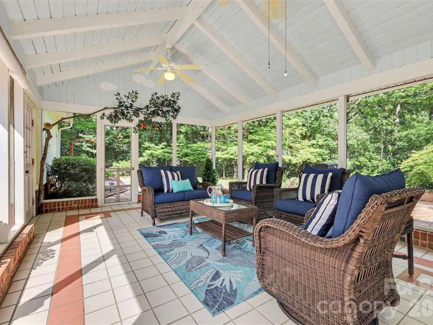 6122 Yellowood Road, Charlotte, NC 28210.  MLS# CAR4417487, YatesRealty ID 47389. 