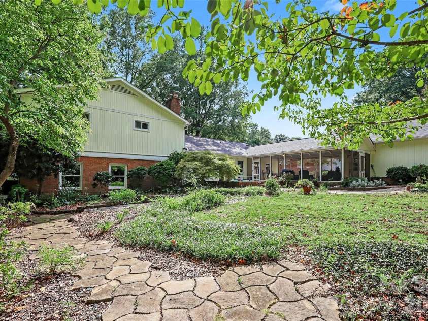 6122 Yellowood Road, Charlotte, NC 28210.  MLS# CAR4417487, YatesRealty ID 47389. 