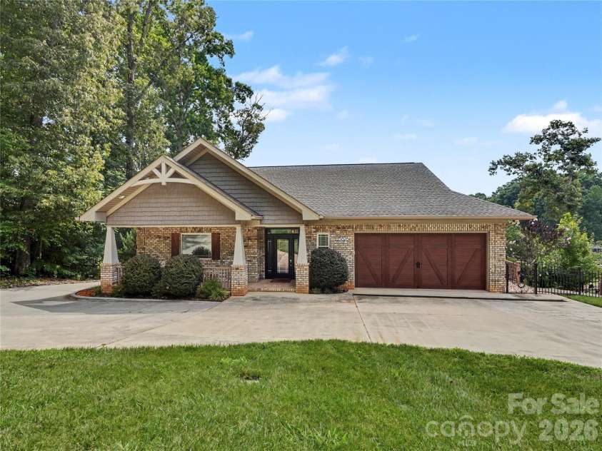 3826 Landmark Drive, Sherrills Ford, NC 28673.  MLS# CAR4417460, YatesRealty ID 47390. 