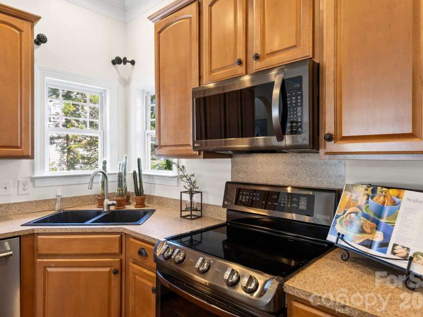 4002 Ladys Secret Drive, Indian Trail, NC 28079.  MLS# CAR4418336, YatesRealty ID 47391. 