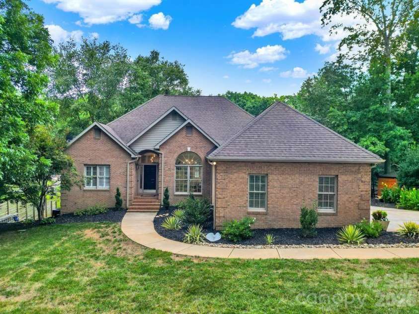 388 Ponderosa Circle, Mooresville, NC 28117.  MLS# CAR4418212, YatesRealty ID 47392. 