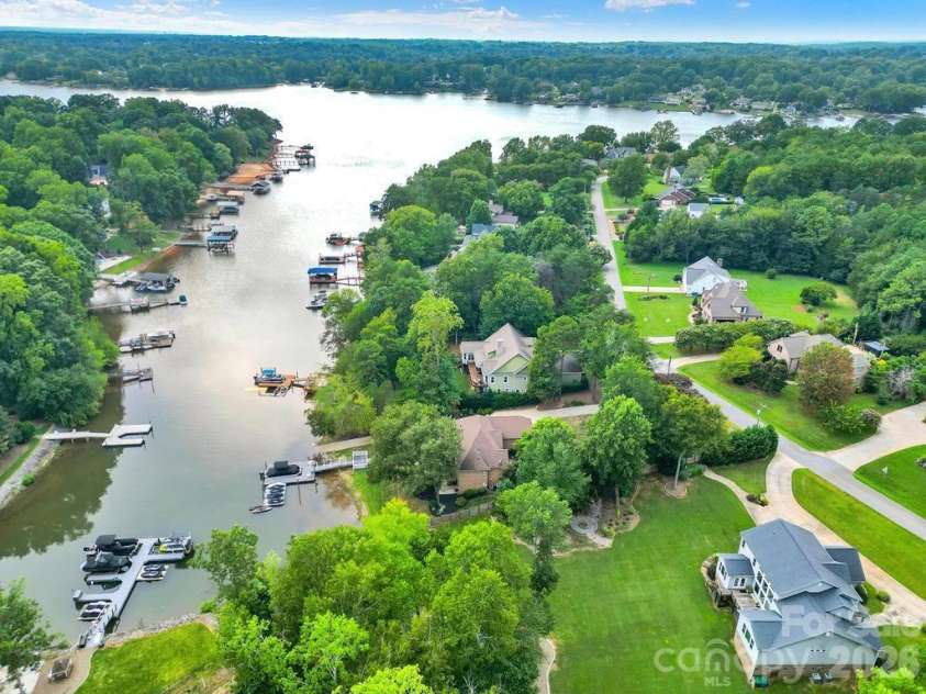 388 Ponderosa Circle, Mooresville, NC 28117.  MLS# CAR4418212, YatesRealty ID 47392. 