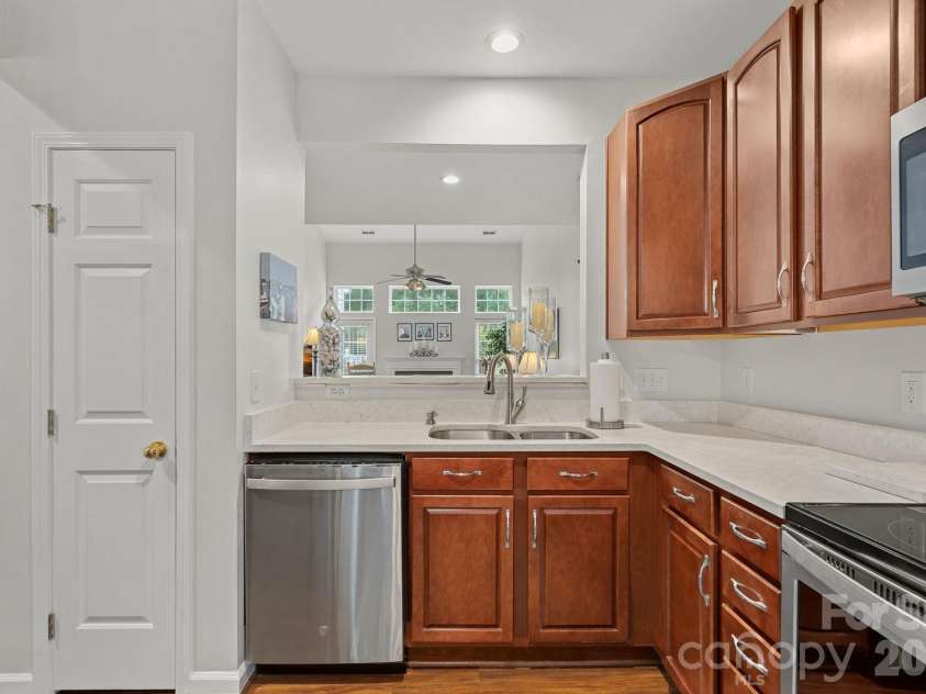 1628 Backcreek Lane, Gastonia, NC 28054.  MLS# CAR4417440, YatesRealty ID 47394. 