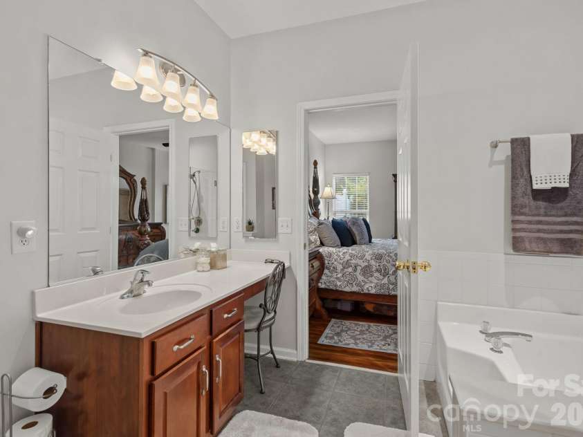 1628 Backcreek Lane, Gastonia, NC 28054.  MLS# CAR4417440, YatesRealty ID 47394. 