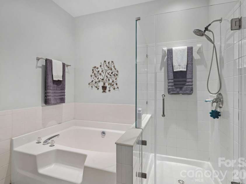1628 Backcreek Lane, Gastonia, NC 28054.  MLS# CAR4417440, YatesRealty ID 47394. 