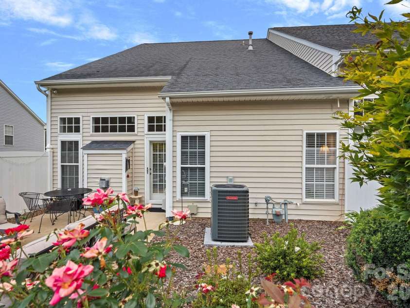1628 Backcreek Lane, Gastonia, NC 28054.  MLS# CAR4417440, YatesRealty ID 47394. 