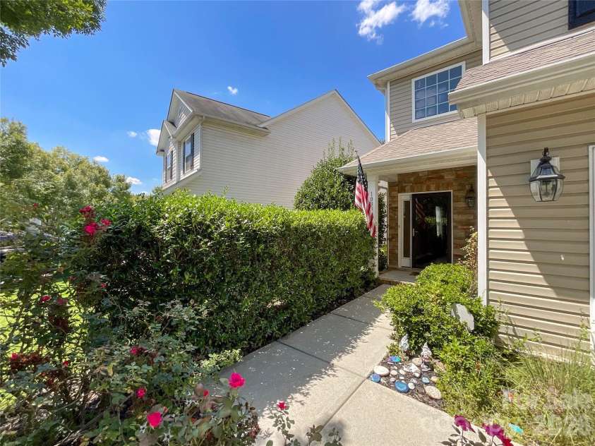 1033 Mountain Laurel Court, Matthews, NC 28104.  MLS# CAR4417453, YatesRealty ID 47395. 