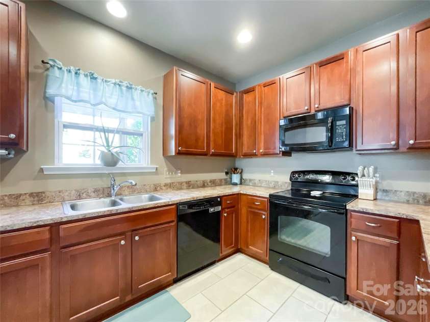 1033 Mountain Laurel Court, Matthews, NC 28104.  MLS# CAR4417453, YatesRealty ID 47395. 
