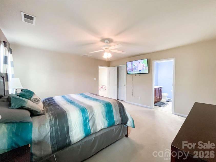 1033 Mountain Laurel Court, Matthews, NC 28104.  MLS# CAR4417453, YatesRealty ID 47395. 