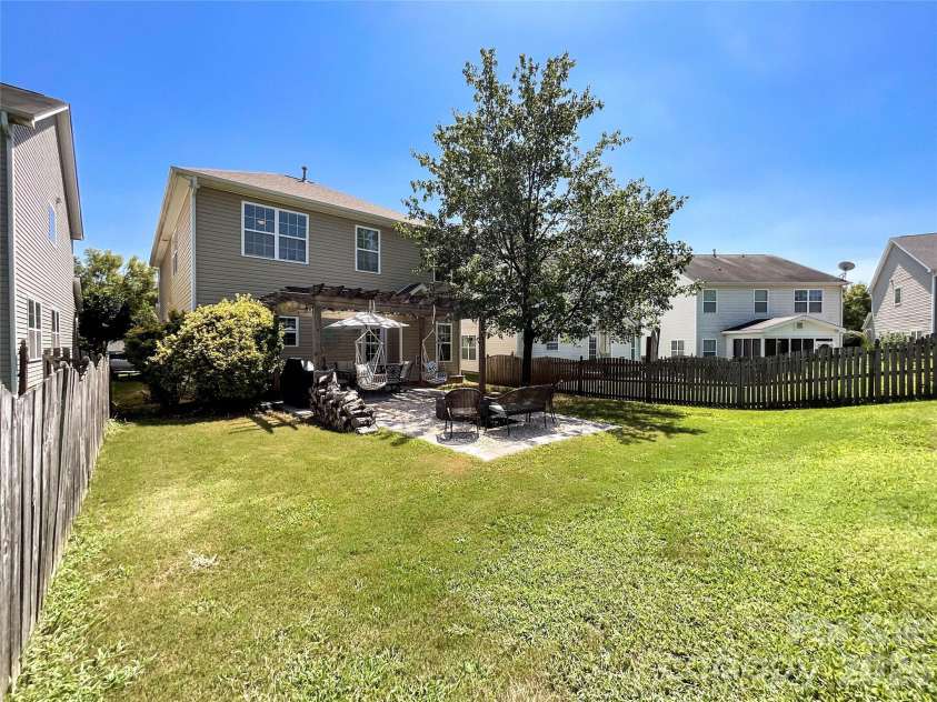 1033 Mountain Laurel Court, Matthews, NC 28104.  MLS# CAR4417453, YatesRealty ID 47395. 