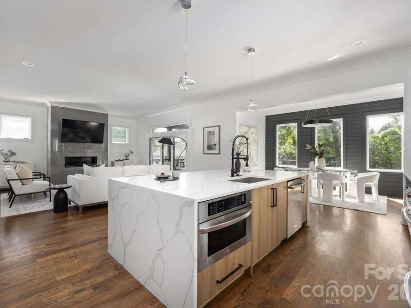 1418 Caldwell Street, Charlotte, NC 28206.  MLS# CAR4417443, YatesRealty ID 47396. 