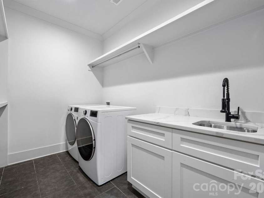 1418 Caldwell Street, Charlotte, NC 28206.  MLS# CAR4417443, YatesRealty ID 47396. 