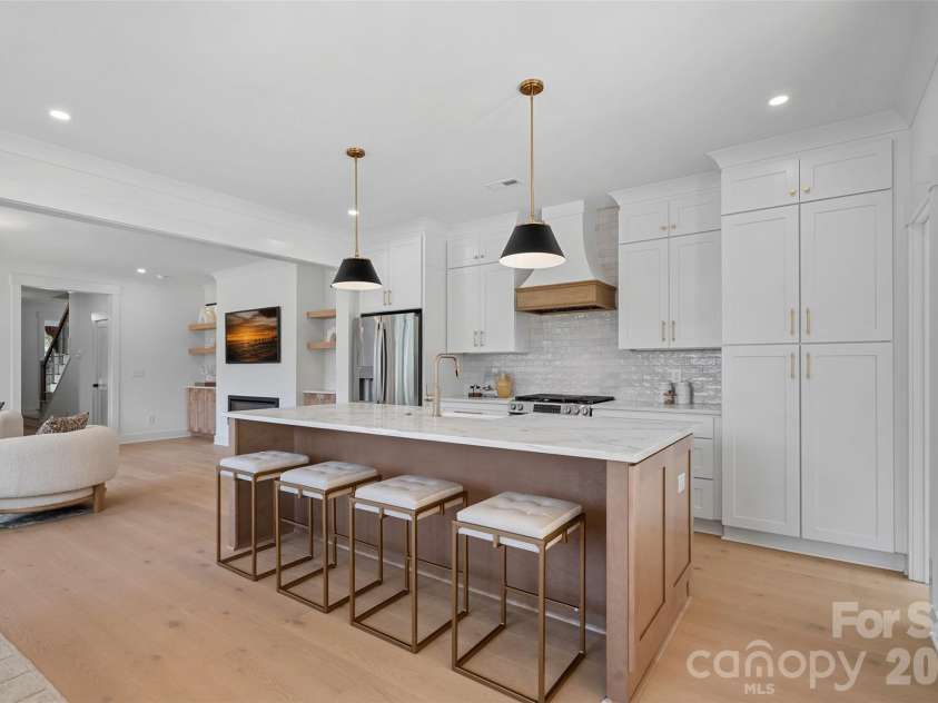 2900 Dogwood Avenue, Charlotte, NC 28206.  MLS# CAR4418350, YatesRealty ID 47397. 