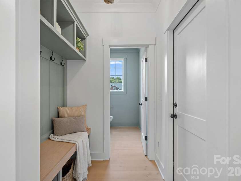2900 Dogwood Avenue, Charlotte, NC 28206.  MLS# CAR4418350, YatesRealty ID 47397. 