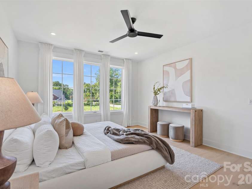 2900 Dogwood Avenue, Charlotte, NC 28206.  MLS# CAR4418350, YatesRealty ID 47397. 