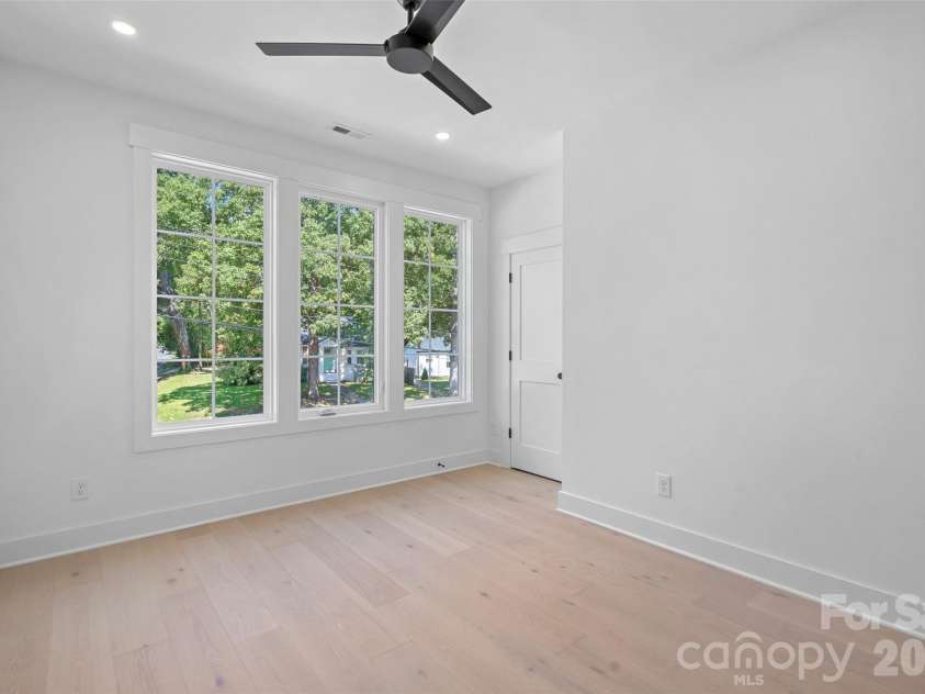 2900 Dogwood Avenue, Charlotte, NC 28206.  MLS# CAR4418350, YatesRealty ID 47397. 