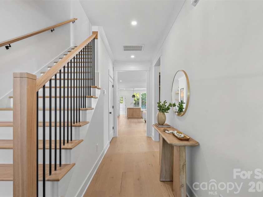 2902 Dogwood Avenue, Charlotte, NC 28206.  MLS# CAR4418351, YatesRealty ID 47398. 