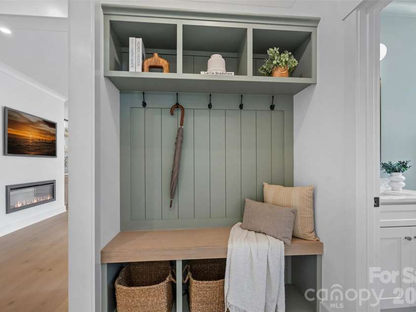 2902 Dogwood Avenue, Charlotte, NC 28206.  MLS# CAR4418351, YatesRealty ID 47398. 