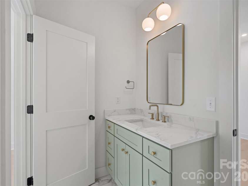 2902 Dogwood Avenue, Charlotte, NC 28206.  MLS# CAR4418351, YatesRealty ID 47398. 