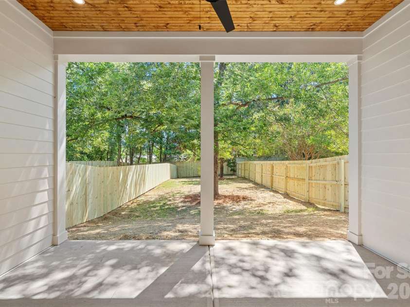 2902 Dogwood Avenue, Charlotte, NC 28206.  MLS# CAR4418351, YatesRealty ID 47398. 