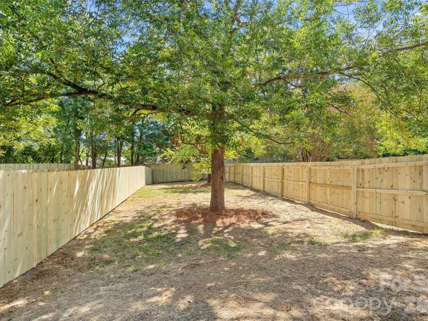 2902 Dogwood Avenue, Charlotte, NC 28206.  MLS# CAR4418351, YatesRealty ID 47398. 