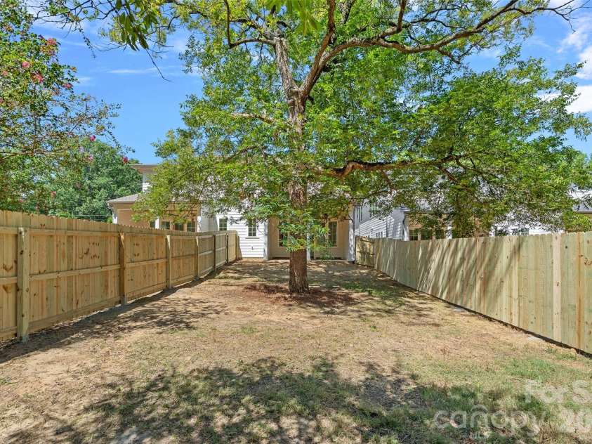 2902 Dogwood Avenue, Charlotte, NC 28206.  MLS# CAR4418351, YatesRealty ID 47398. 