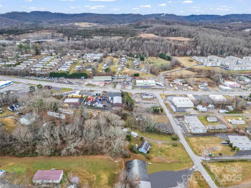 120 Maple Ridge Road, Candler, NC 28715.  MLS# CAR4327702, YatesRealty ID 474. 