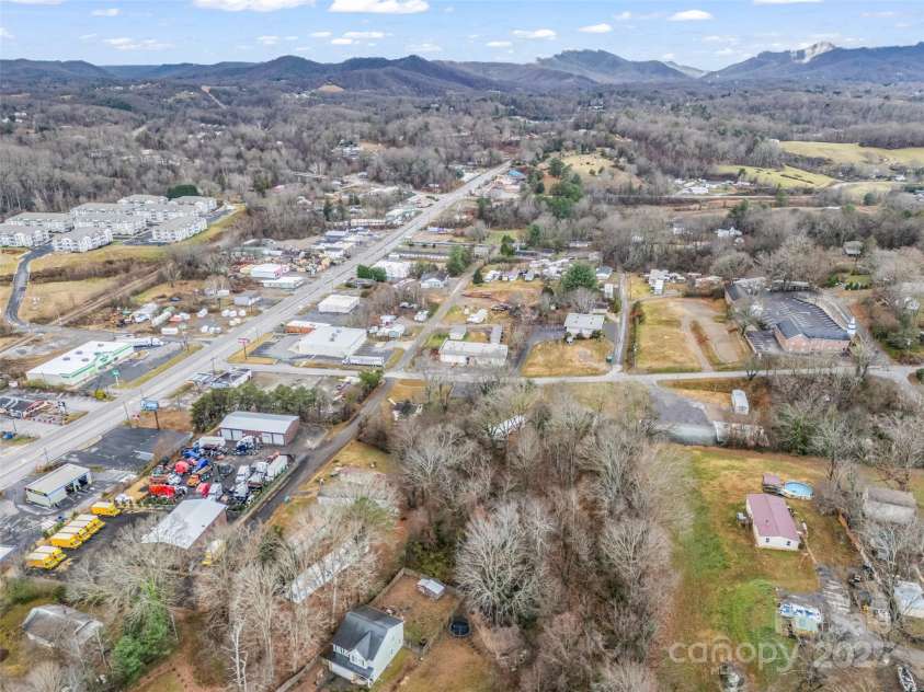 120 Maple Ridge Road, Candler, NC 28715.  MLS# CAR4327702, YatesRealty ID 474. 