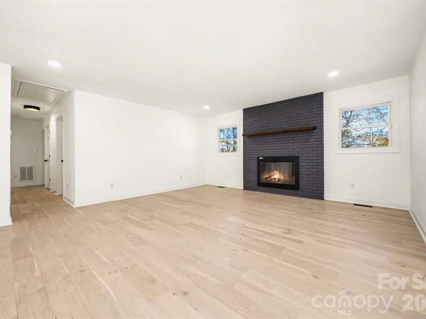 211 Ole Simpson Place, Catawba, SC 29704.  MLS# CAR4325172, YatesRealty ID 4740. 